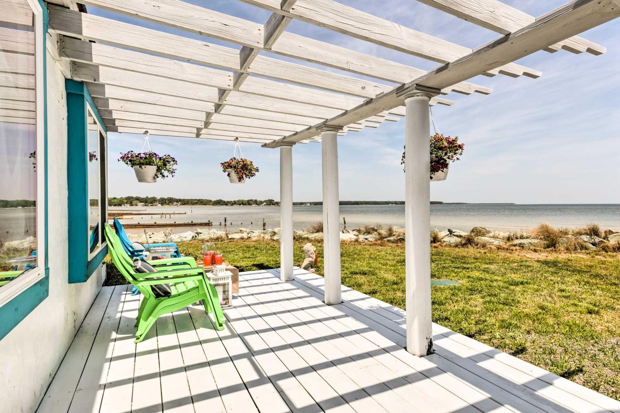Oceanfront White Stone Cottage With Private Beach! Exterior foto