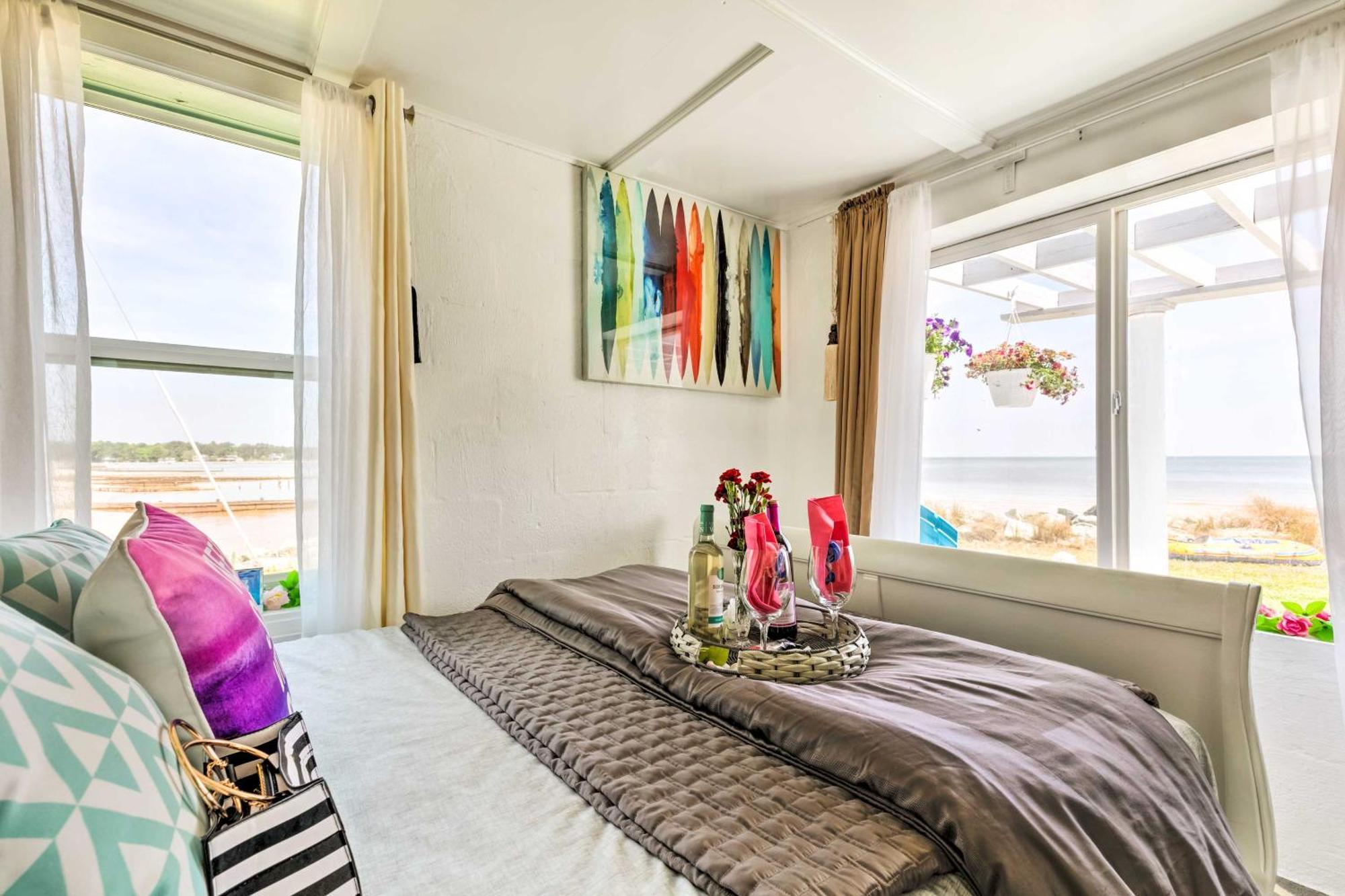 Oceanfront White Stone Cottage With Private Beach! Exterior foto