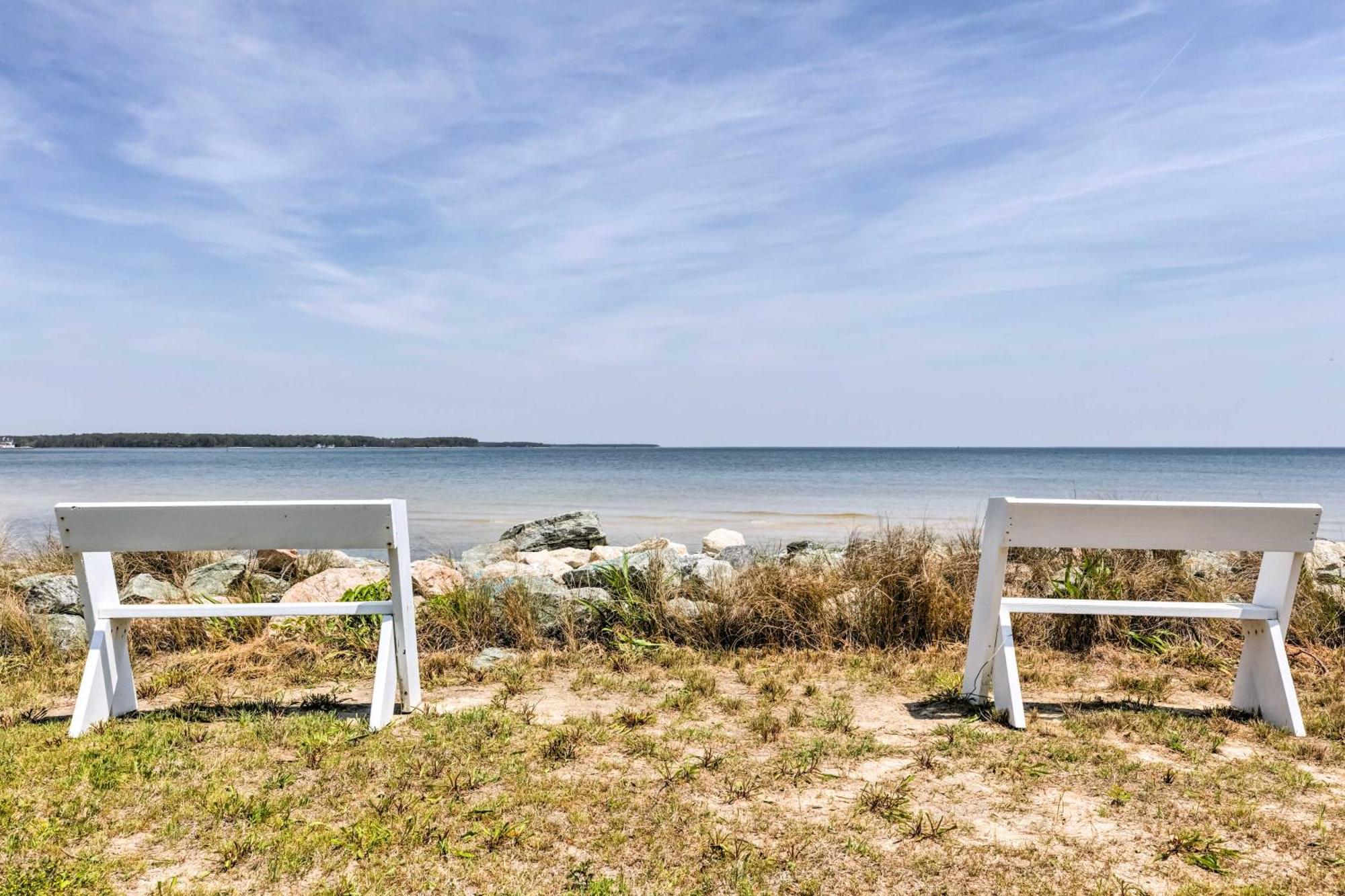Oceanfront White Stone Cottage With Private Beach! Exterior foto