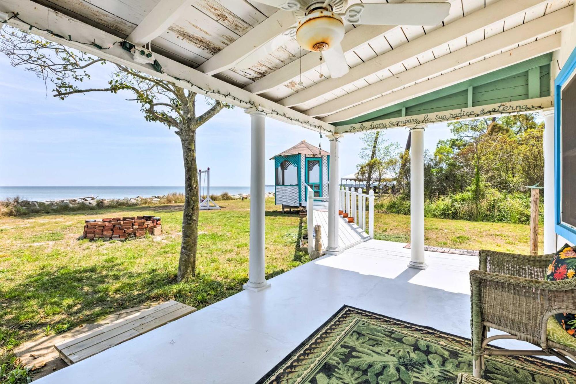 Oceanfront White Stone Cottage With Private Beach! Exterior foto